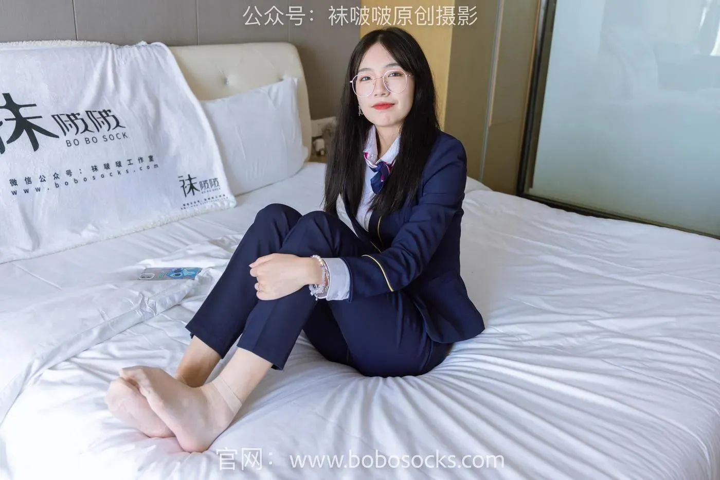 [BoBoSocks袜啵啵]NO.139 小甜豆-高跟鞋、短肉丝、空姐制服 [140P]插图1